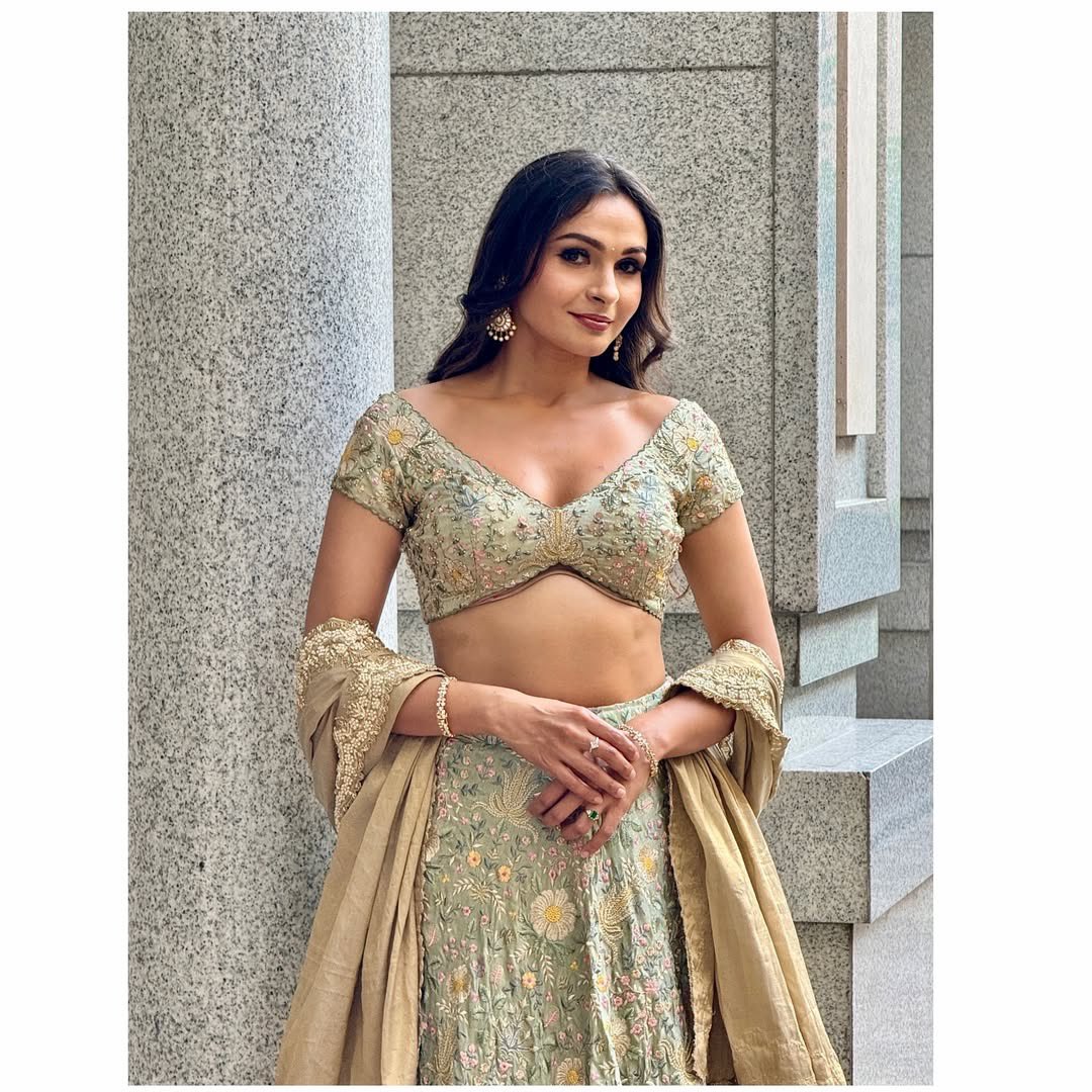 andrea_jeremiah's tweet image. ✨