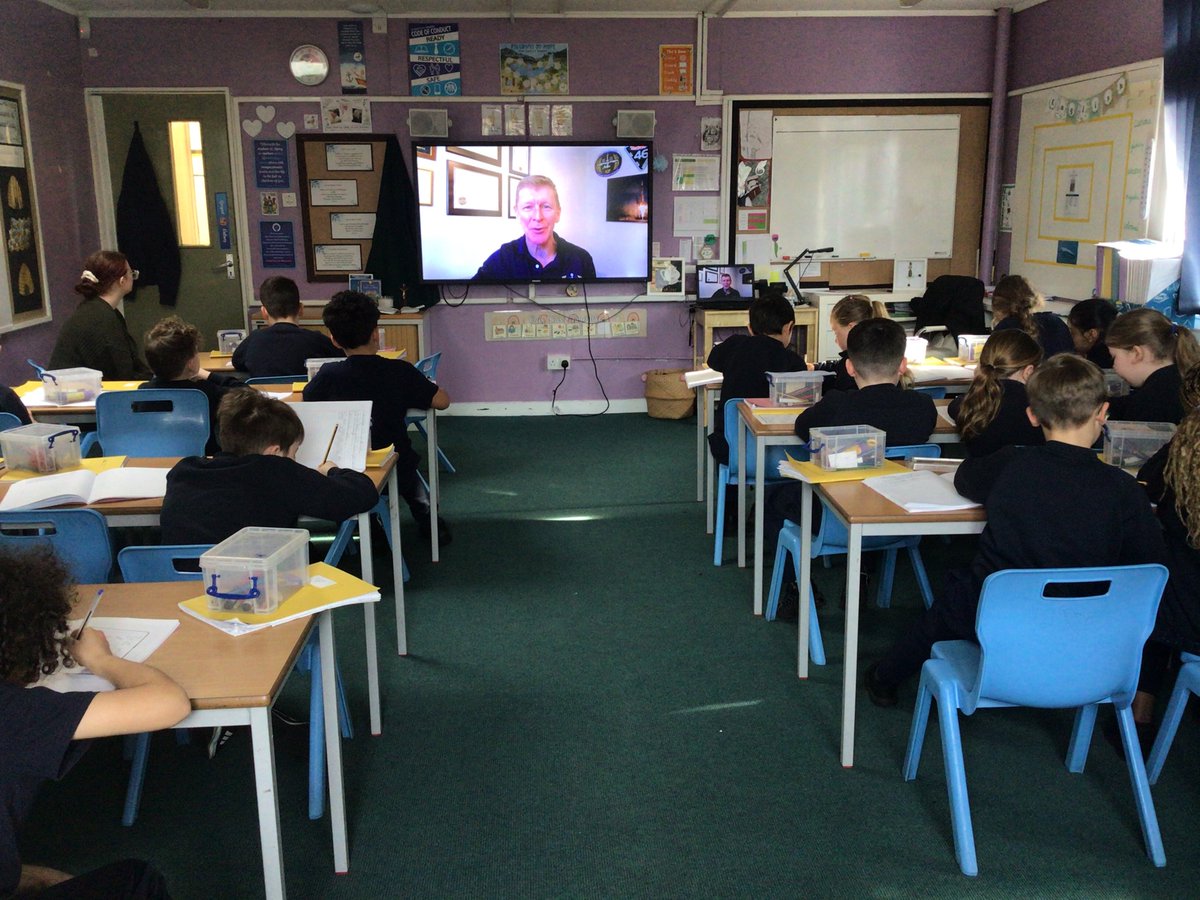 MrsCartwrightC5's tweet photo. Today, we’re watching the incredible Tim Peake, the first British ESA astronaut, as he shares his insights from space.
#MarsDay #TimPeake #STEM #SpaceExploration #InspiringFutures 🌍✨🌟 @StMarysRCRad #StMarysRadcliffeScience https://t.co/lJoU9Howu4