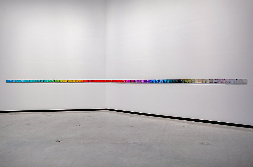 #ColeccióndelCAAC. La obra “Angie” del artista <a href="/TT__Alvarez/">Tete Álvarez</a> presenta un análisis visual de la imagen pública de Angela Merkel, canciller de Alemania entre 2005 y 2021, a través de una serie de variaciones cromáticas inspiradas en sus característicos trajes de chaqueta.