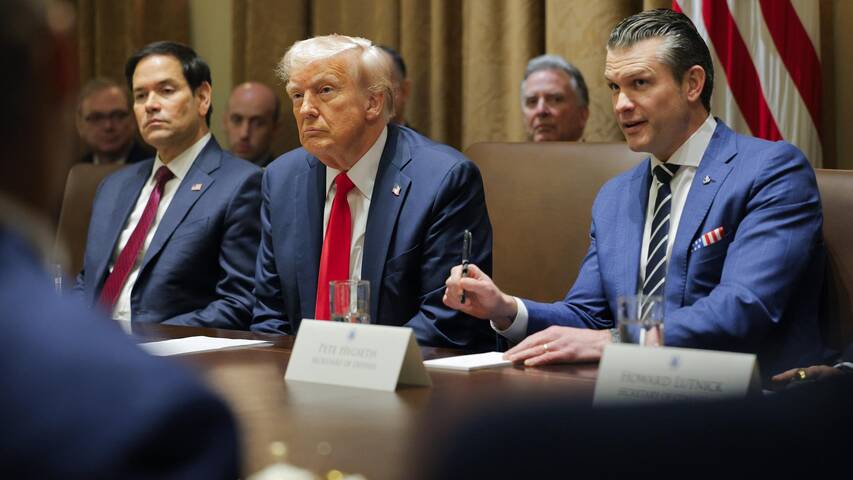 CyberUniversite's tweet photo. 🚨🚨Selon plusieurs médias américains, #Trump aurait décidé de suspendre les opérations de #cyberdéfense du Pentagone contre la #Russie.

Quelles pourraient être les conséquences d’une telle décision ? https://t.co/7Nf0uOQ8Ld