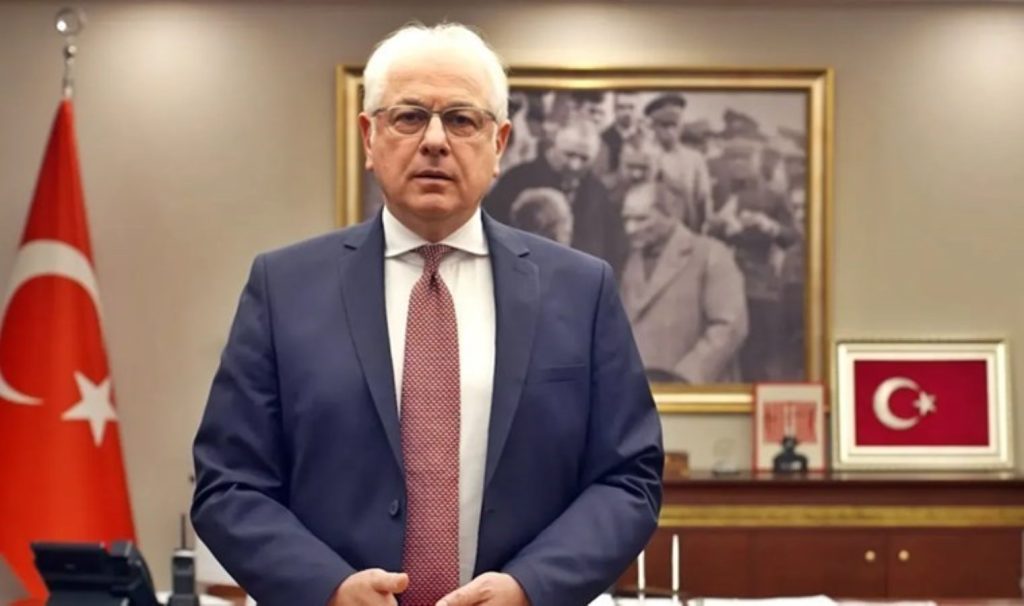 Tutuklanan Beykoz Belediye Başkanı Alaattin Köseler görevden uzaklaştırıldı

gazetedavul.com/gundem/tutukla…