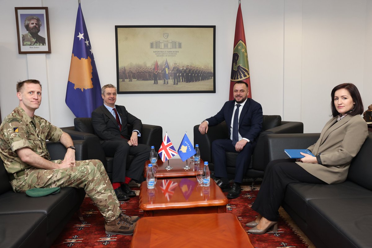 Pleasure to meet the 🇬🇧 Amb. to Kosova,<a href="/jonhargreaves67/">Jonathan Hargreaves</a>.The 🇬🇧 has played and continue to play a pivotal role in 🇽🇰’s success as an ever-strengthening democracy.We will continue working together to strengthen security and stability, while exploring new opp. for future cooperation