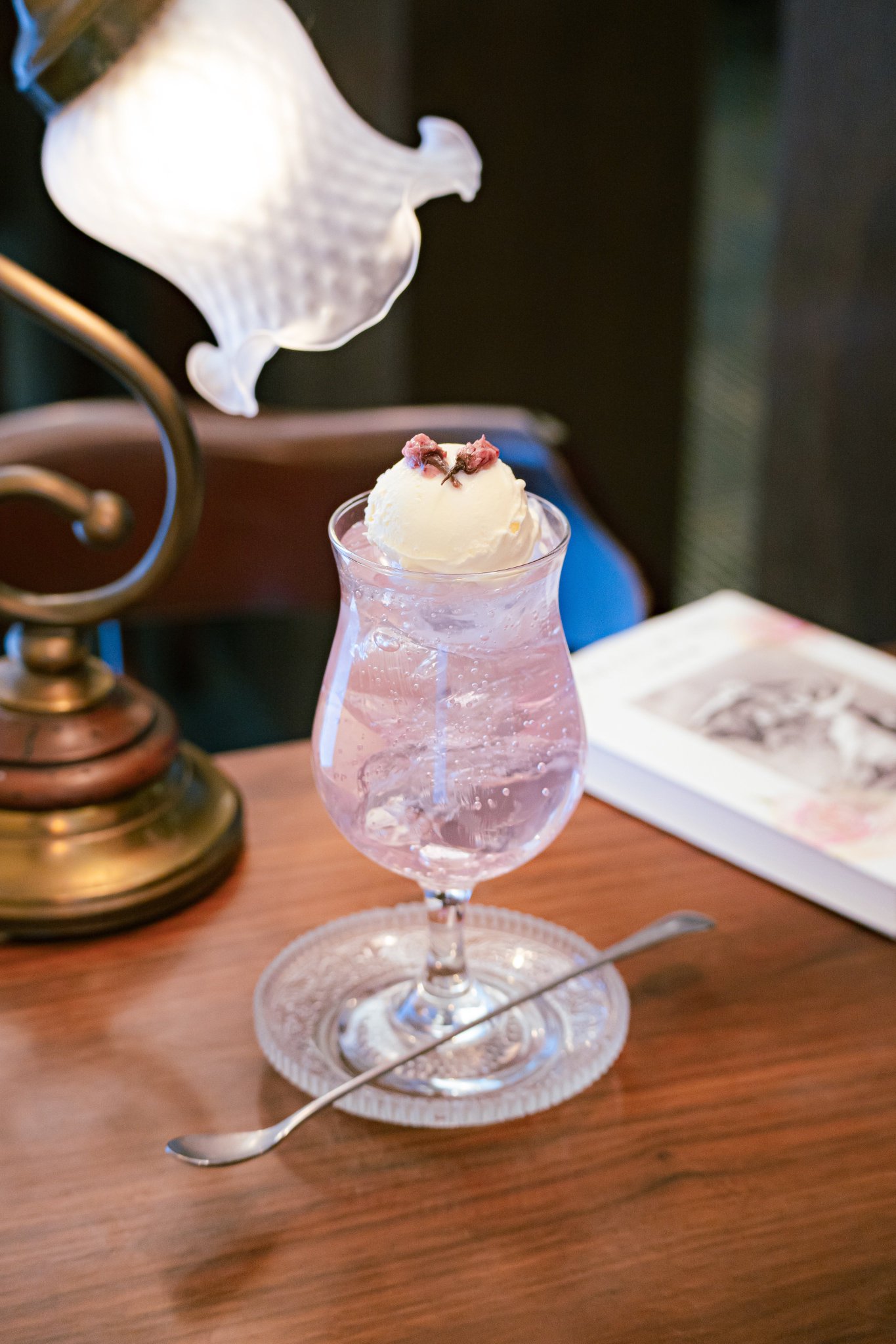 月の見える朝のクリームソーダ クリームソーダができるまで。