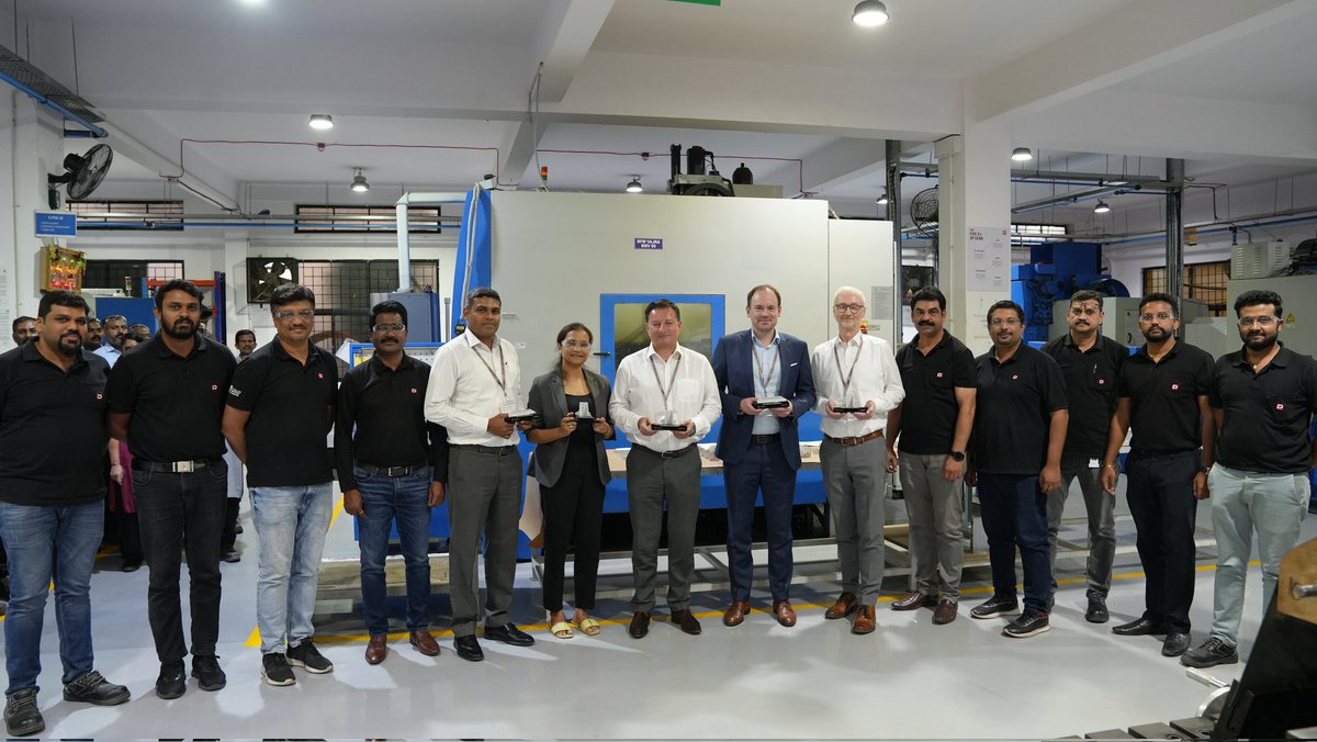 DynamaticTech's tweet photo. Milestone event celebrating production ramp-up of detail parts for Airbus Aerostructures witnessed by Nils Witt, Elmar Luetjen and @TCloutet. Strengthening our partnership with @Airbus!

#DMLAero #Airbus #Aerospace #DynamaticQSP https://t.co/Yvh20xMiVZ