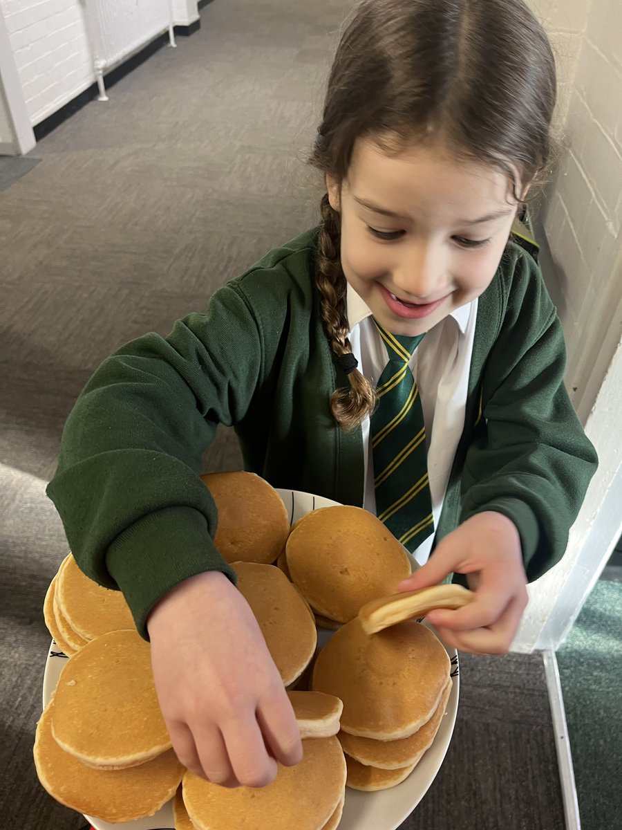 firsprimarysale's tweet image. #Year2Chestnut celebrating the Christian tradition of Shrove Tuesday the right way 🥞😊 #FirsRE #Tolerance #PancakeDay