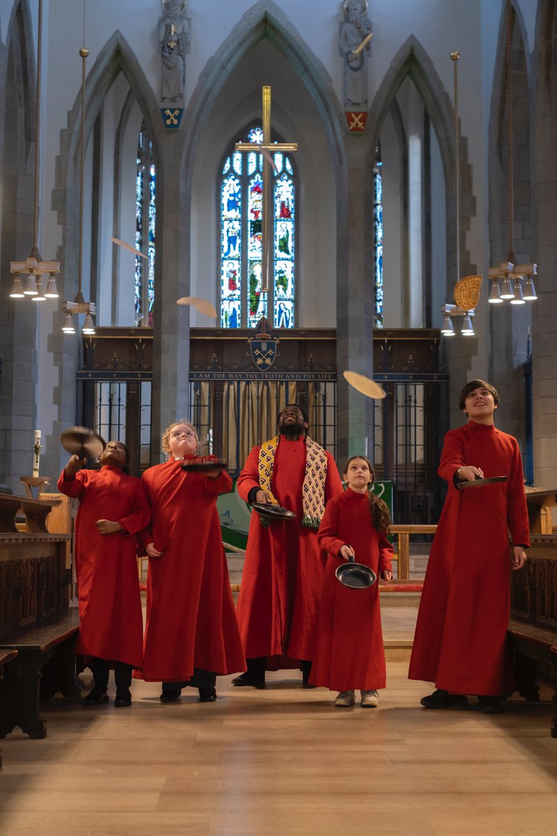 It's Shrove Tuesday, so here's your annual snap of choristers flipping pancakes courtesy of @bfdcathedral 🥞