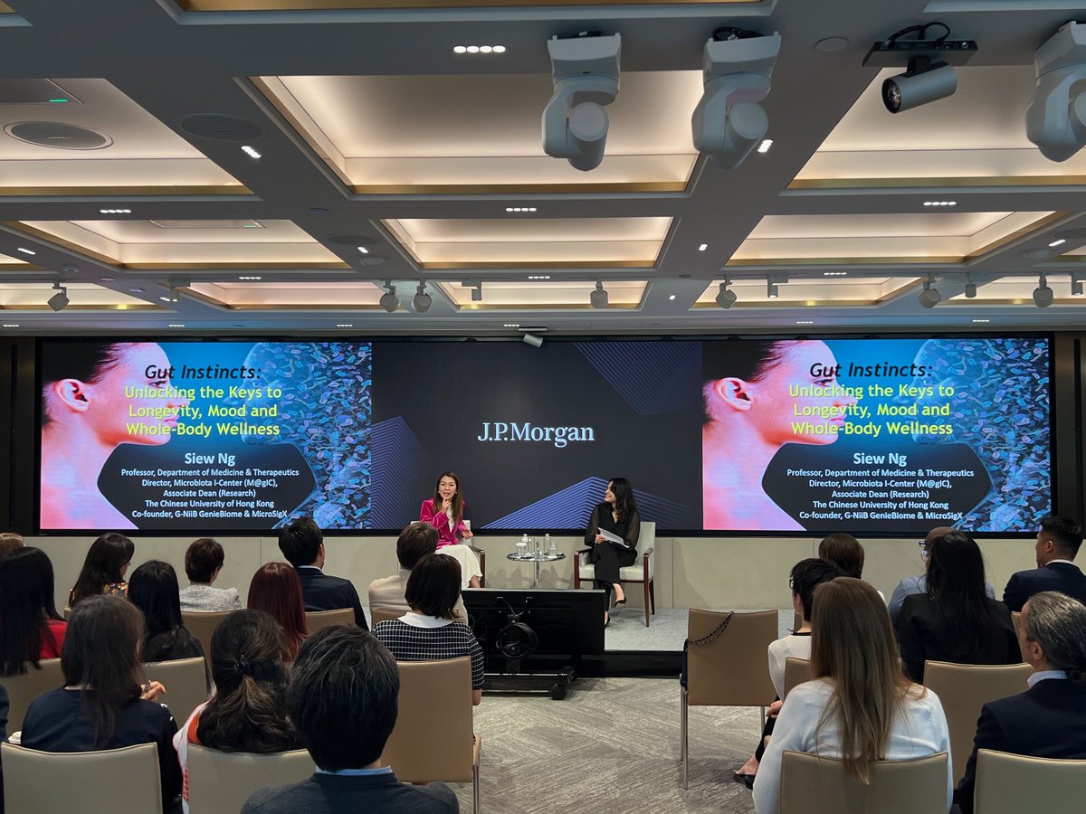 magic_limited's tweet image. Celebrating Prof. Siew Ng's keynote at J.P. Morgan's International Women's Day 2025 event! Her talk, βUnlocking the Keys to Longevity, Mood, and Whole-Body Wellness,β explored the gut microbiota's transformative health potential. ππ¬π§ ππͺπβ€οΈ