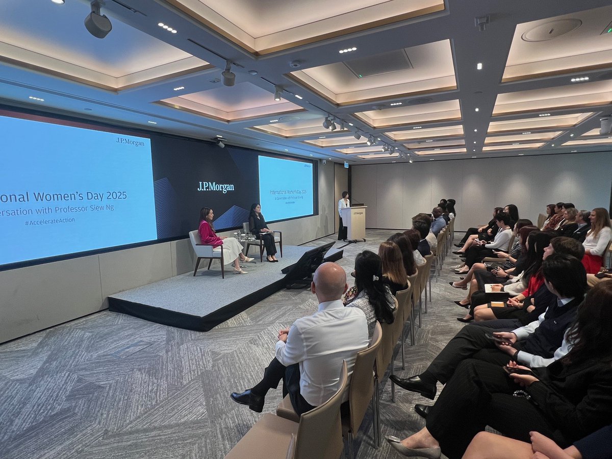 magic_limited's tweet image. Celebrating Prof. Siew Ng's keynote at J.P. Morgan's International Women's Day 2025 event! Her talk, βUnlocking the Keys to Longevity, Mood, and Whole-Body Wellness,β explored the gut microbiota's transformative health potential. ππ¬π§ ππͺπβ€οΈ