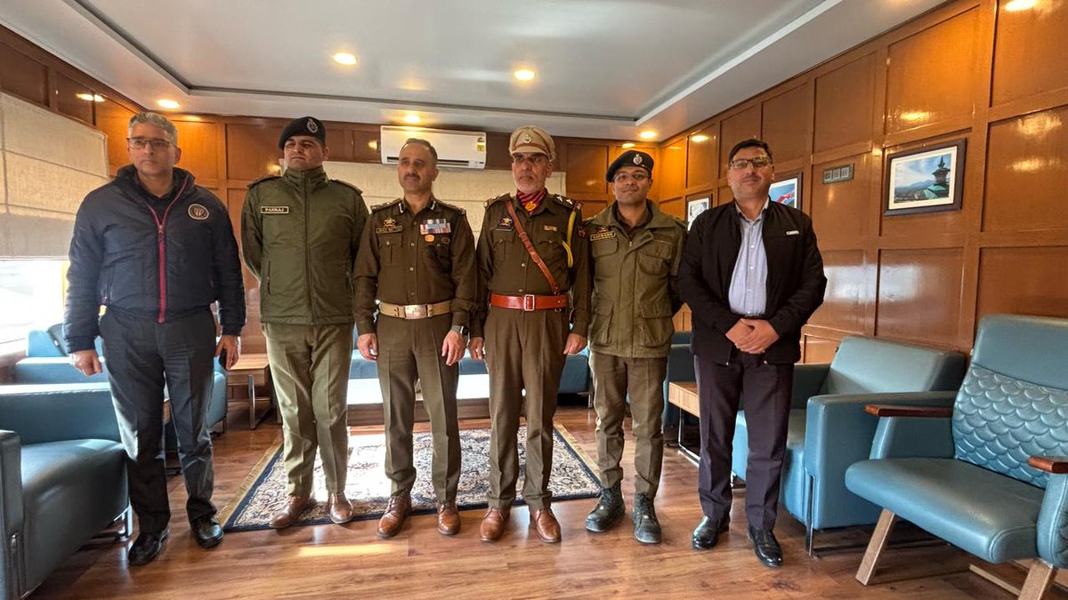 DIG, South Kashmir Range (@digskr) on Twitter photo DIGP SKR Shri Javid Iqbal Mattoo-IPS pinned ranks to the newly promoted SI Mohammad Shafi at Range Police Headquarters South Kashmir Anantnag.
<a href="/JmuKmrPolice/">J&K Police</a>
<a href="/KashmirPolice/">Kashmir Zone Police</a> DIGP SKR Shri Javid Iqbal Mattoo-IPS pinned ranks to the newly promoted SI Mohammad Shafi at Range Police Headquarters South Kashmir Anantnag.
<a href="/JmuKmrPolice/">J&K Police</a>
<a href="/KashmirPolice/">Kashmir Zone Police</a>