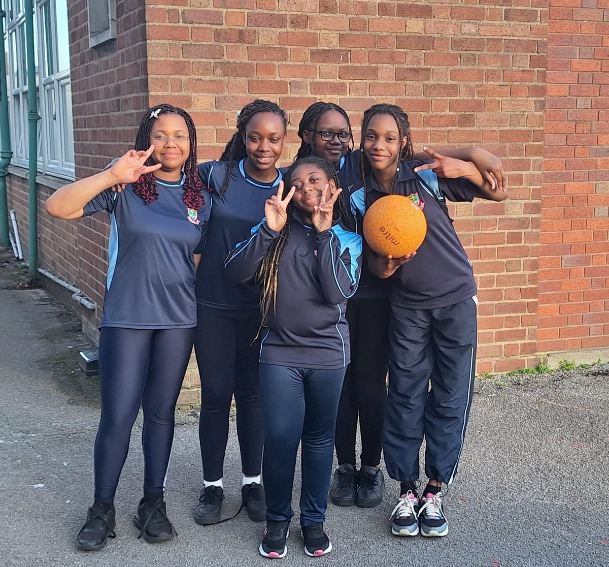 HolyTrinityPE_'s tweet photo. Celebrations after the year 7 netball team's first game. Well done all! Favour for player of the match 🙌🏼 @HolyTrinityCol https://t.co/uhzz6njVPQ