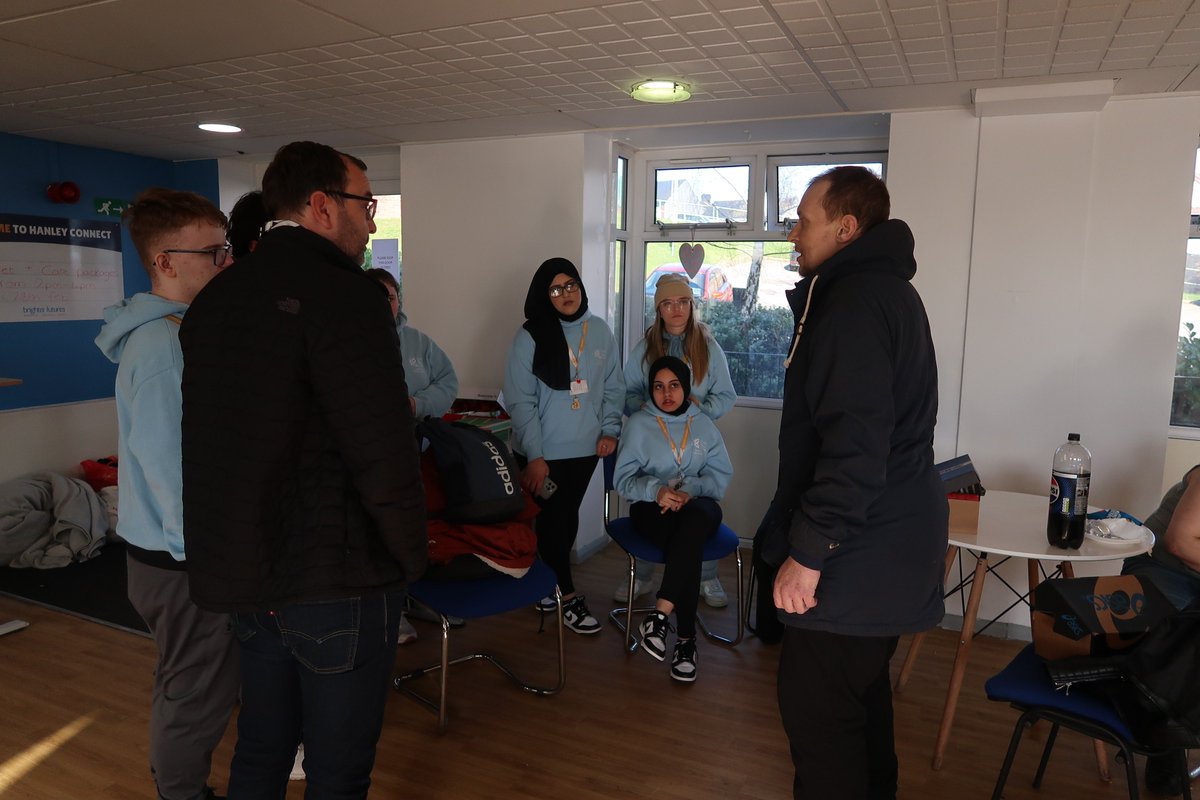 Last week, we were joined by the Stoke-on-Trent College Youth Action Group to hand out care packages to our customers. A huge thank you to this amazing group of young people! 👏🌟