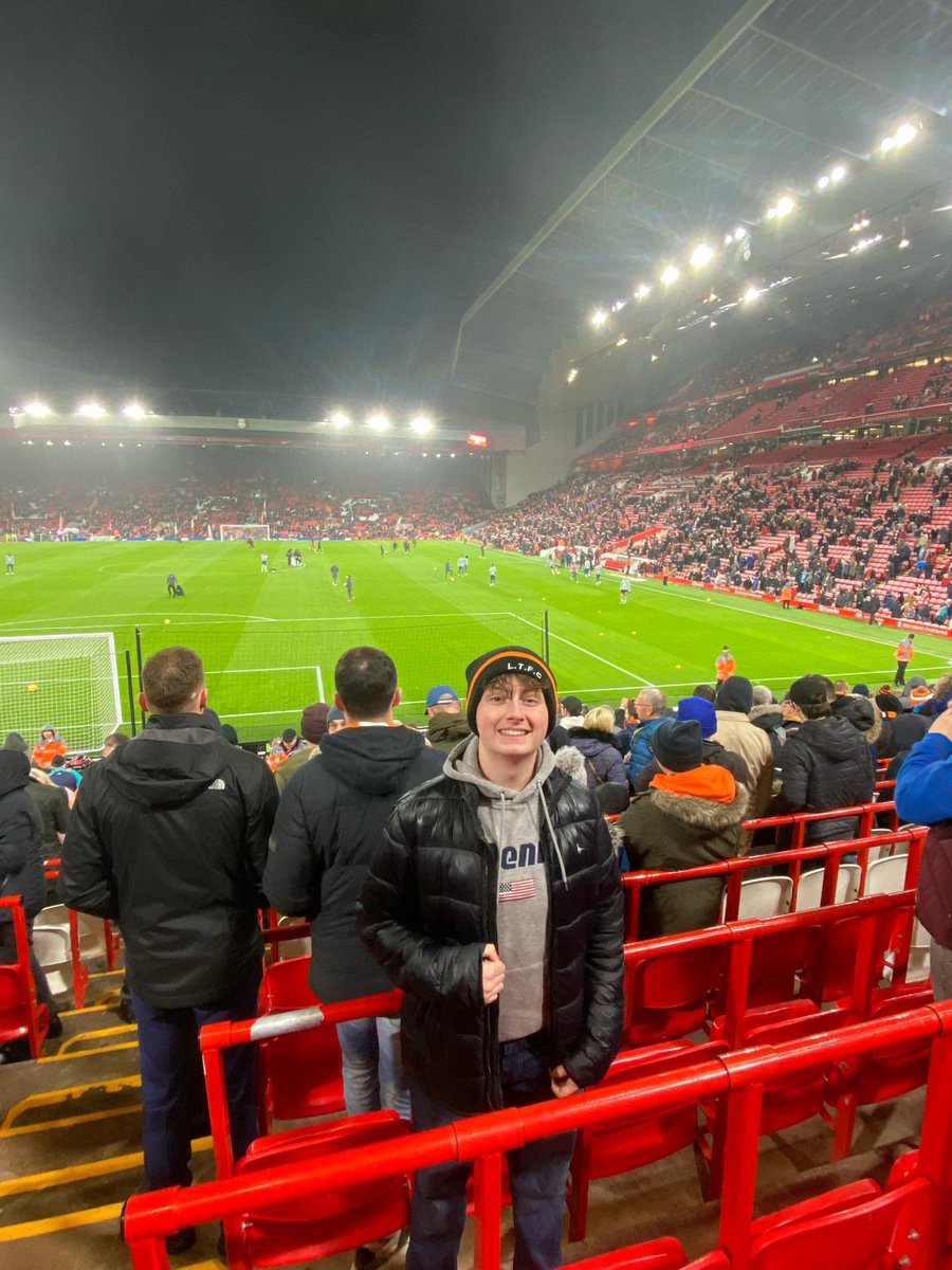 Hi I’m Oliver 👍🏻

Currently I’m 17 and attempting to dive into the world of football media through a fan account for my local team.

I am trying to get out into the world of sports media and here's some examples of my work...

(DM's open + RT's appreciated 🤝)