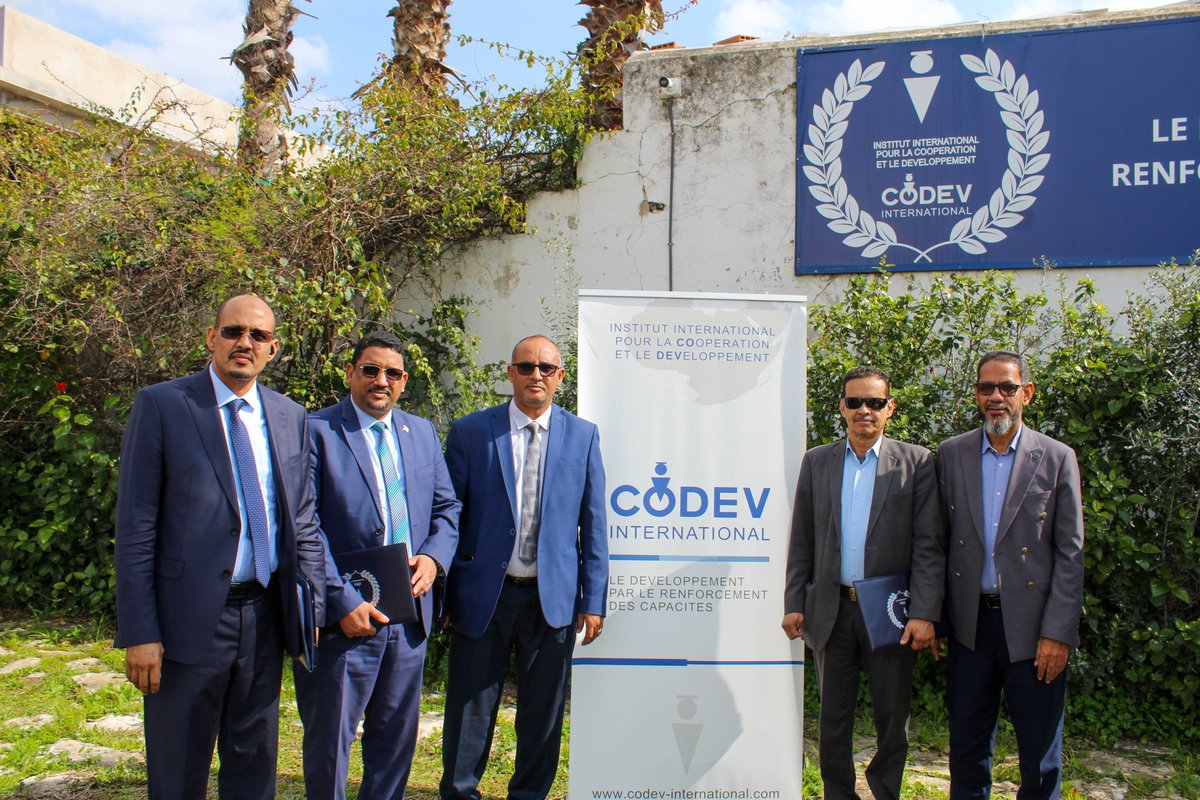 CodevIntl's tweet image. Cérémonie de remise des diplômes clôturant la formation sur les outils de planification, destinée aux Directeurs Généraux des hôpitaux de Mauritanie.
Nos félicitations aux lauréats pour leur engagement et leur réussite.