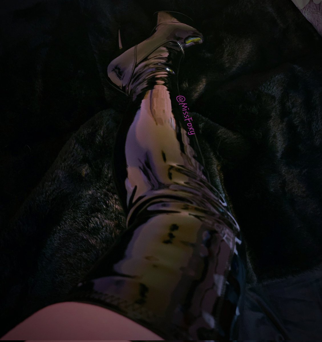 FoxyFuckFindom's tweet photo. Lick my boot loser 
Cave and relapse for me, sending is just a click away~
 
Findom brat princess finsub feet highheels heelboots bootfetish https://t.co/ItpcbNT0Rm