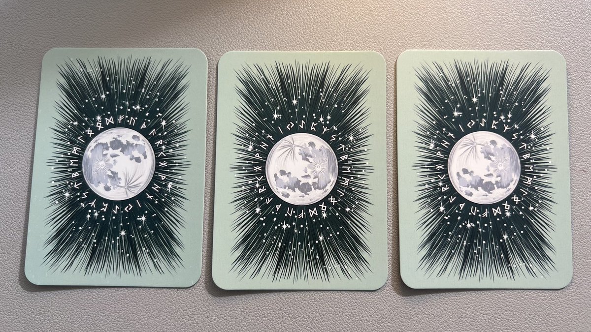 #เลือกสักใบ 🔮

“ ข้อความจากใครบางคนถึงคุณ " 💫

( ซ้าย - กลาง - ขวา )

เลือกใบที่ชอบ
แล้วเมนชั่นทิ้งไว้ได้เลยครับ 💟

#นักเรียนหมอดู #ดูดวงฟรี
#pickAcard 

#เฉลยคืนนี้