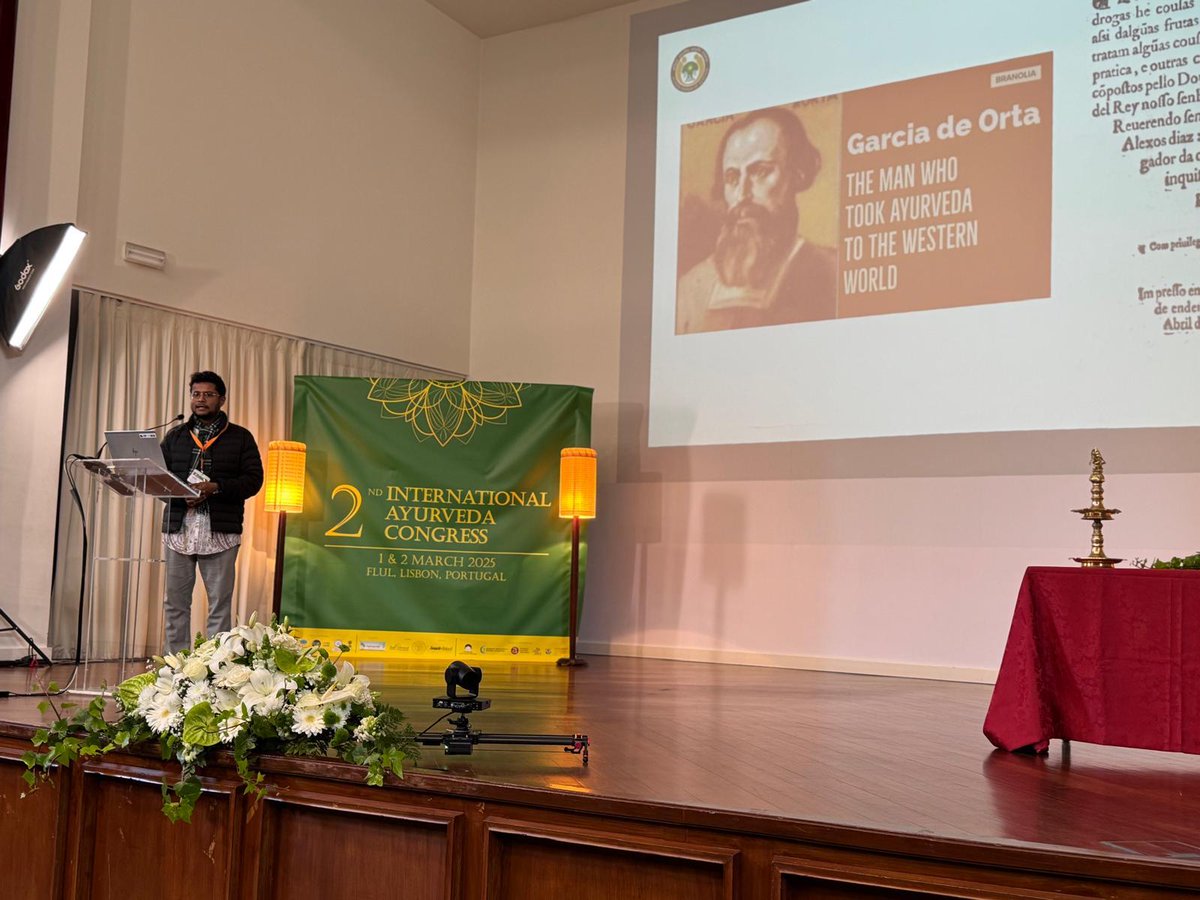 AIIA_NDelhi's tweet image. Dr. Sujatha Kadam, Director of AIIA, New Delhi, and Dr. Prasanth Dharmarajan, Associate Professor in the Department of Panchakarma, proudly represented the institute and the Ministry of Ayush at the 2nd Ayurveda Symposium at Lisbon University, Portugal. 1/3