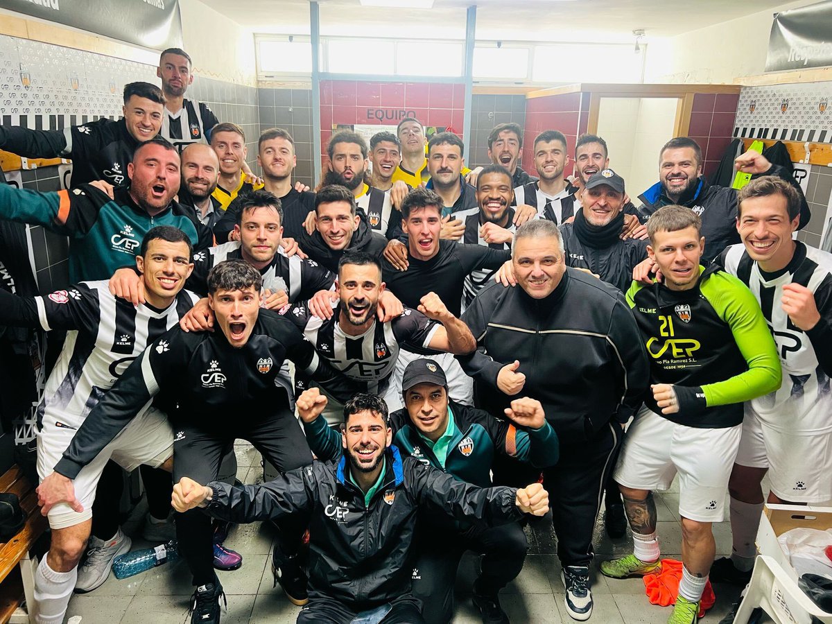 Esports Migdia 📻 (@esportsvcr) on Twitter photo 🚨 Hui en FÚTBOL PASSIÓ <a href="/FFCV_info/">FFCV</a>…
🗣️ IÑAKI RODRÍGUEZ, entrenador del <a href="/UDECastello/">UD Castellonense</a>
💪 LÍDER en el GRUP VI de 3ª FEDERACIÓ
⚽️ També parlem de la <a href="/LNFS/">LNFS</a>, Derbi <a href="/Teika_es/">Teika</a> i molt més‼️
📻 A les 14:30h en <a href="/esportsvcr/">Esports Migdia 📻</a> 🚨 Hui en FÚTBOL PASSIÓ <a href="/FFCV_info/">FFCV</a>…
🗣️ IÑAKI RODRÍGUEZ, entrenador del <a href="/UDECastello/">UD Castellonense</a>
💪 LÍDER en el GRUP VI de 3ª FEDERACIÓ
⚽️ També parlem de la <a href="/LNFS/">LNFS</a>, Derbi <a href="/Teika_es/">Teika</a> i molt més‼️
📻 A les 14:30h en <a href="/esportsvcr/">Esports Migdia 📻</a>
