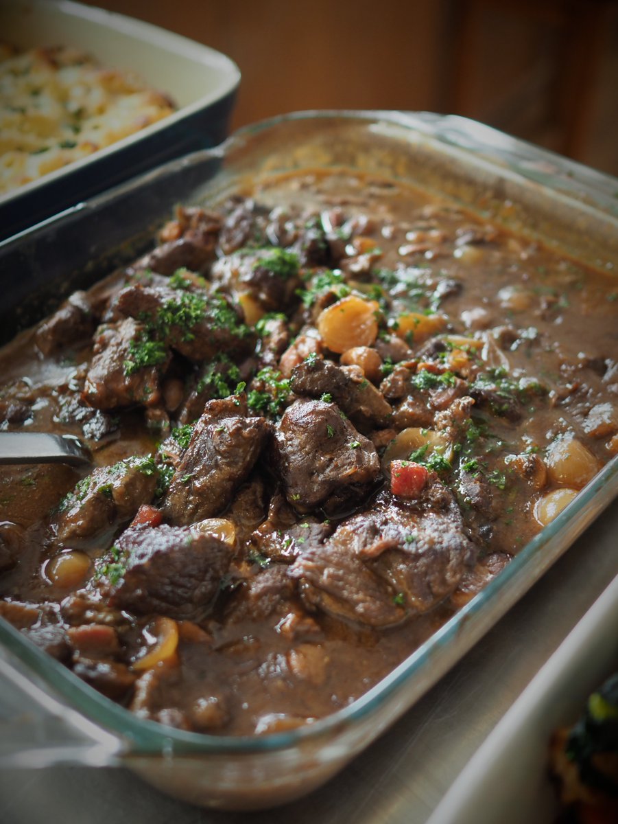 Fancy a chef-cooked beef bourguignon for your event?
At Putney Pantry, we can design a menu that works for your event. Get in touch to discuss your event now! Website link in bio.
#cheflondon #eventdining #londoncatering #eventcatering #bespokecatering