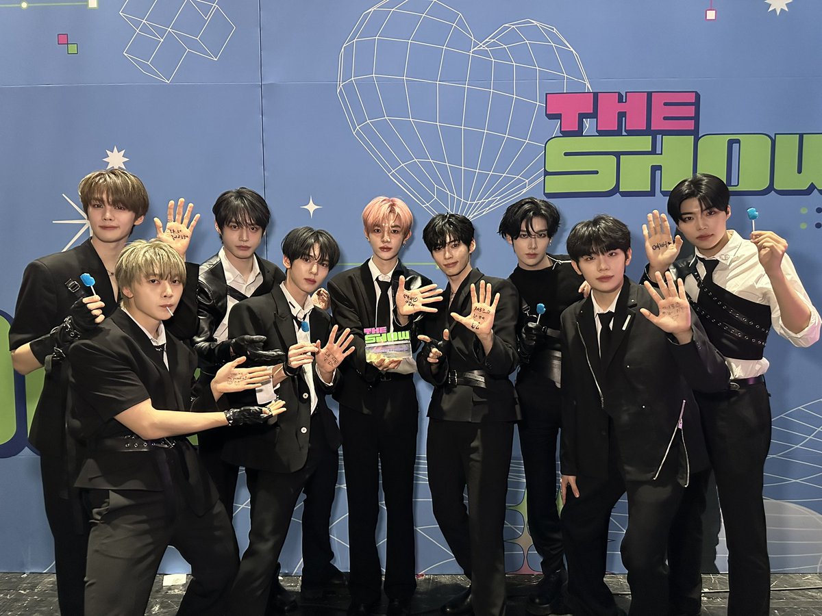 3월 4일 더쇼초이스 주인공은? #ZEROBASEONE  의 #BLUE 입니다! 더쇼초이스의 수상을 축하합니다! #더쇼 #THESHOW <a href="/ZB1_official/">ZEROBASEONE</a>