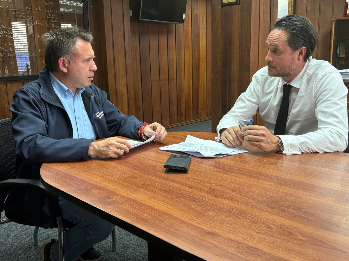 Nos reunimos con el alcalde de Punta Arenas, <a href="/ClaudioRadonich/">Claudio Radonich</a>, para conversar sobre distintas materias de interés para dos capitales regionales del sur austral. Trabajaremos en temas de turismo, medioambiente y avance, crecimiento y sostenibilidad de la industria salmonera,