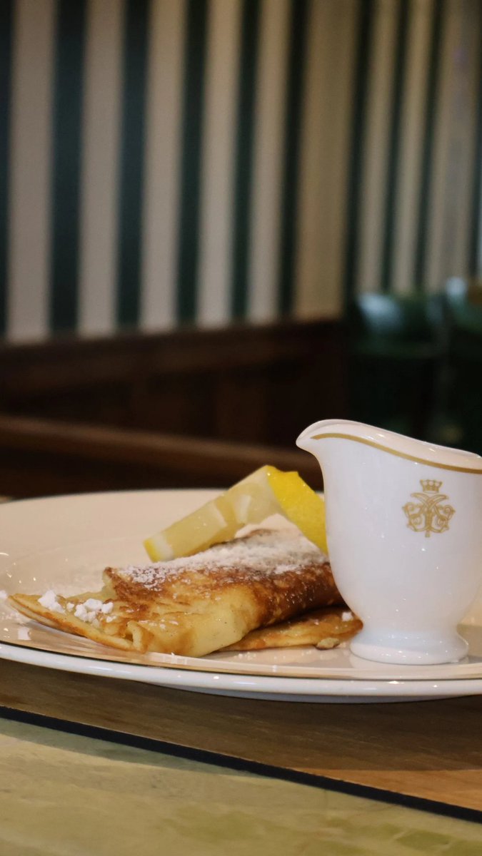 For today only, we have Ann's American-style Bacon, Maple and Walnut Pancakes, and Des' Classic Lemon, Sugar and Maple Pancakes on The Drawing Room menu.

Which would you prefer? 🥞

#PancakeTuesday #AshfordCastle