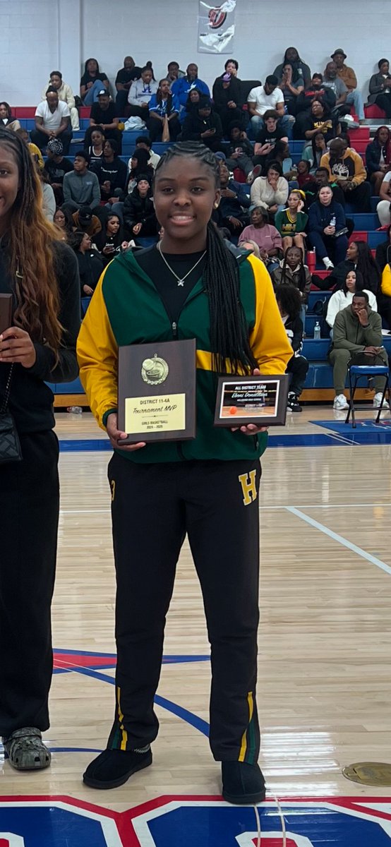 Big congrats to Eboni Donaldson for leading the way as District Champs, earning All District Team honors, AND securing Tournament MVP! 🏆💪🏾 Your hard work and dedication continue to inspire! Keep shining, Eboni! 🏀🔥#FamilyIsEverything #ChampionshipMindset #MVP