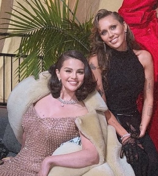selena gomez and miley cyrus from disney to the oscars ❤️