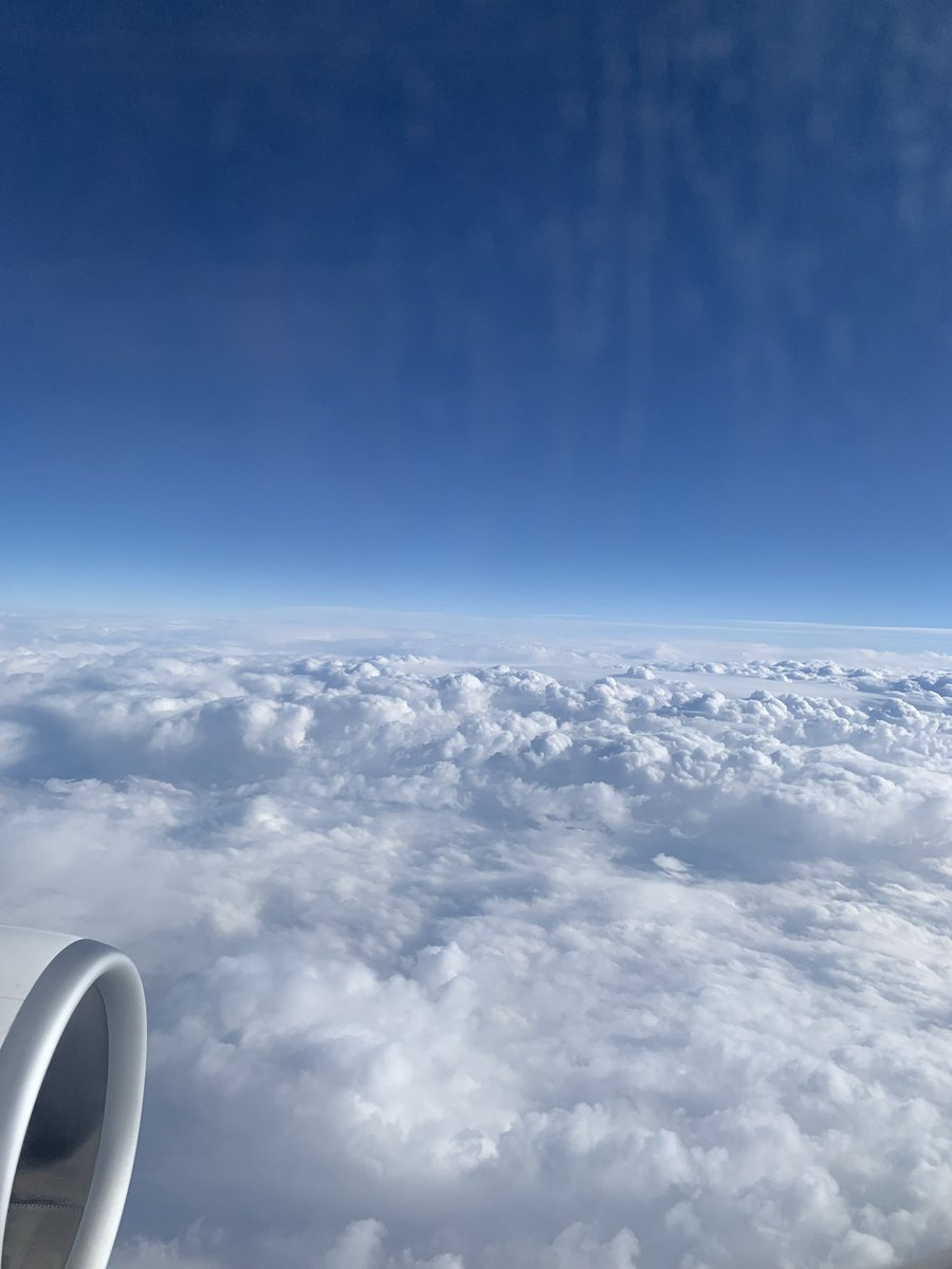 ออกจากบ้านบ้างนะ Charlotte 
ดูอย่างผมสิ 
อยู่เหนือฟ้าทุกวัน (ไม่จริง)

 #SkywithCharlotte ☁️🪶