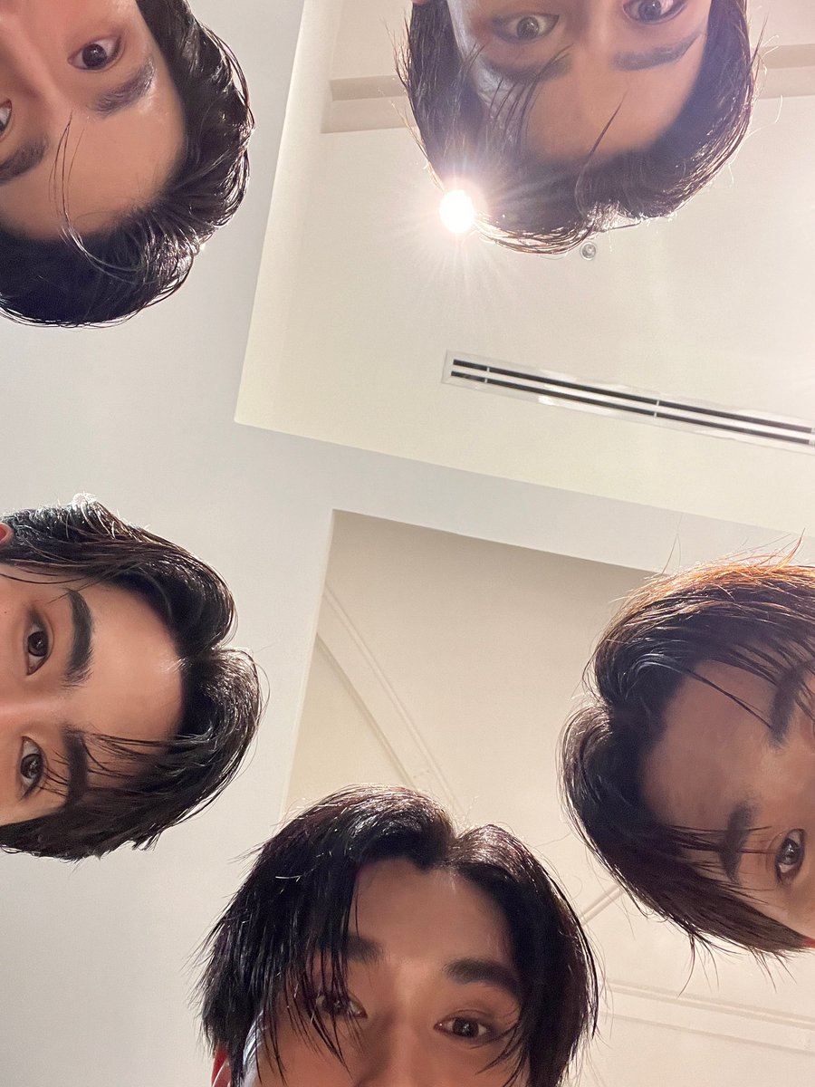 Waiting to see you ♥️🤏🏻🙆🏻‍♂️

DUNK x WFT2025
#SiamParagonxDunk
#SiamParagonWorldFashionTrendSS2025