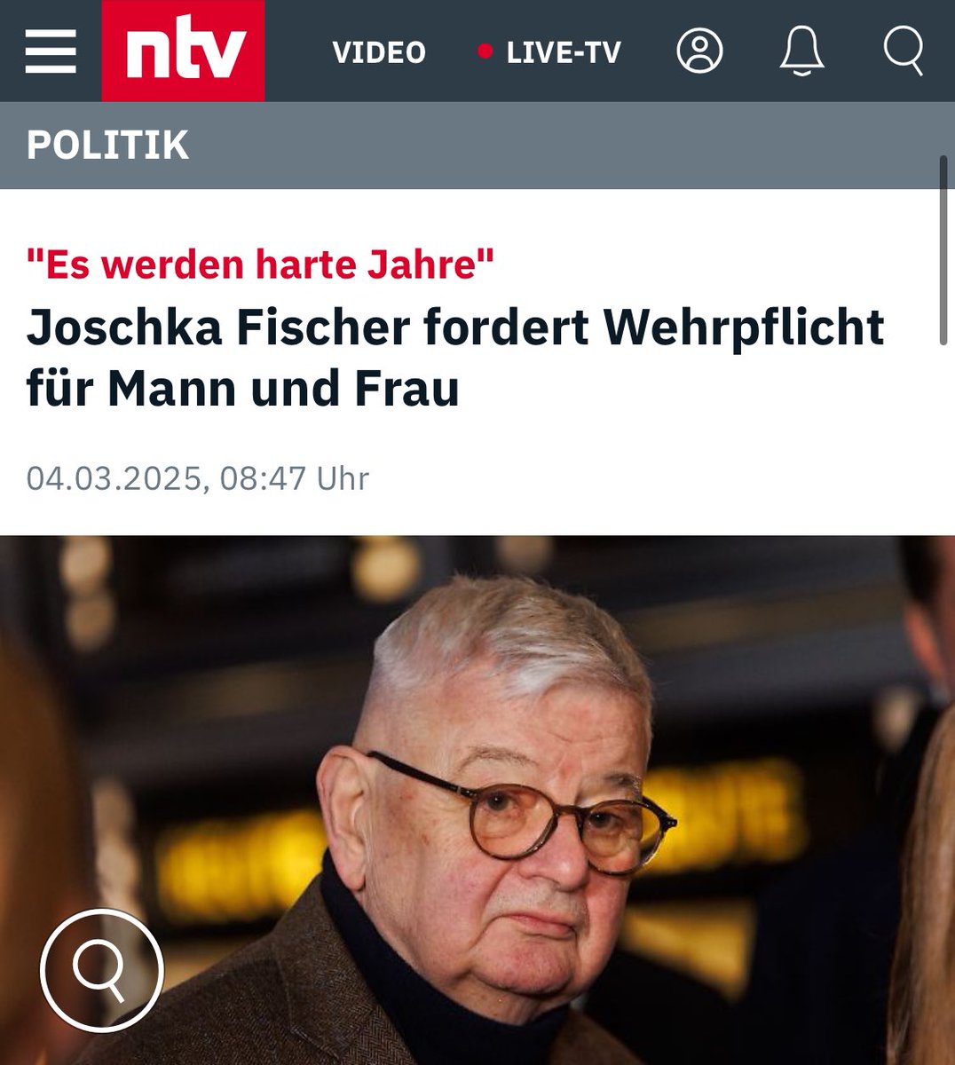 IndikativJetzt's tweet image. Ich fordere eine Wehrpflicht für Rentner*innen. Die haben Zeit und ihr Leben fast hinter sich.

Außerdem haben wir wegen der Demographie eh zu viele Rentner, weshalb wir den Nachwuchs dringend zur Finanzierung brauchen und keinesfalls an der Front verballern dürfen.