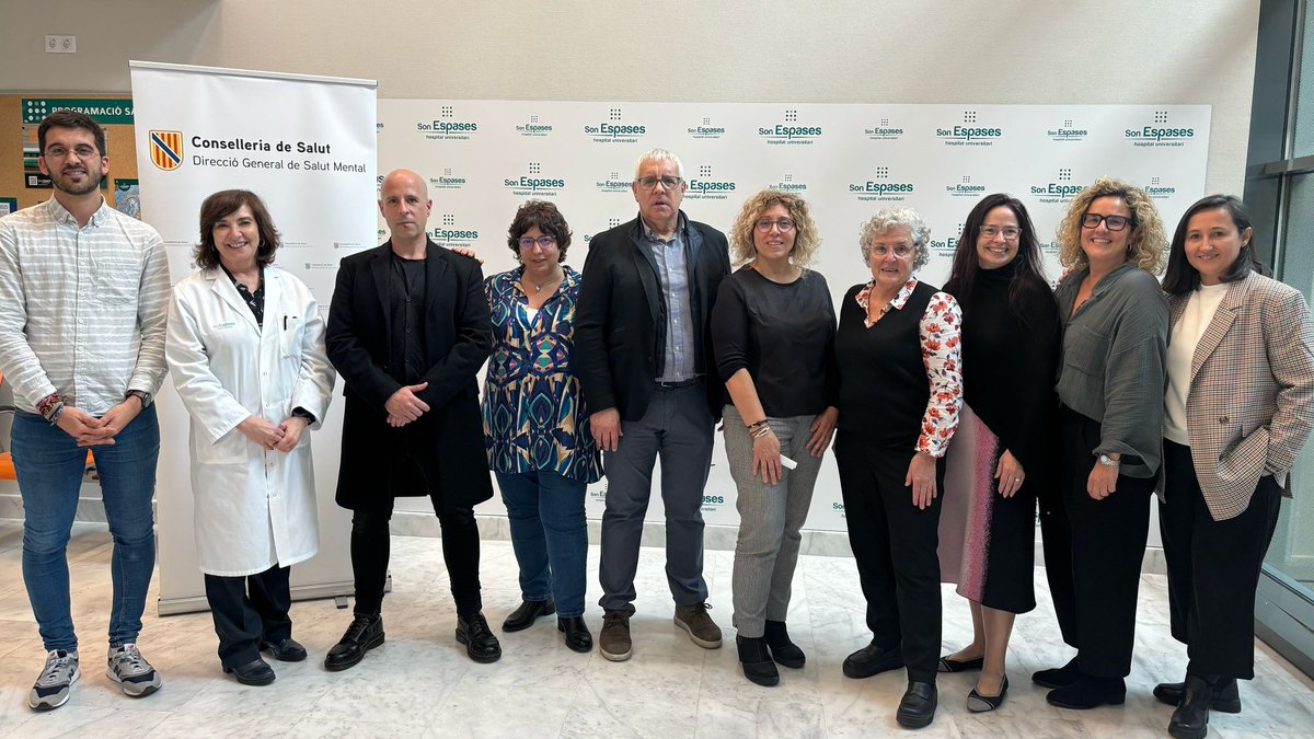 COIBarcelona's tweet photo. El vocal de salut mental del #COIB, @ALEXMARIEGES, participa com a expert en la presentació oficial de la iniciativa #QualityRights a les Illes Balears (@SalutMentalIB).

🙋‍♀️Comparteix l'experiència de la implementació dels #QualityRights a Catalunya i el paper clau de les infermeres en la defensa dels drets en salut mental. @magdacas @JosepTristany
