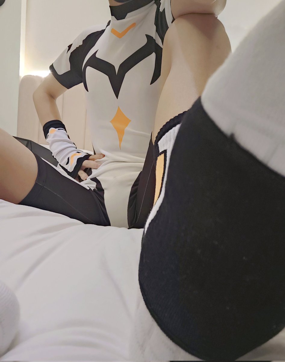 想臣服到小英雄的脚下吗(小英雄才不会战败呢)