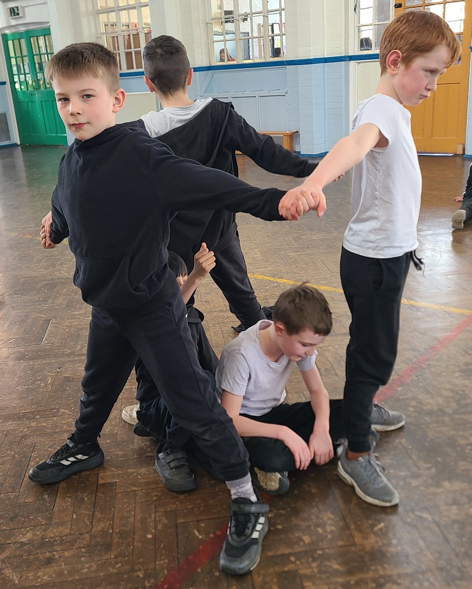 In Year, we started our Royal Ballet &amp; Opera Dance unit on the Rights of the Child by making tableaux. Check out this awesome one showing the right that refugee children have to protection! #Scarcroftdance @royalballetandopera