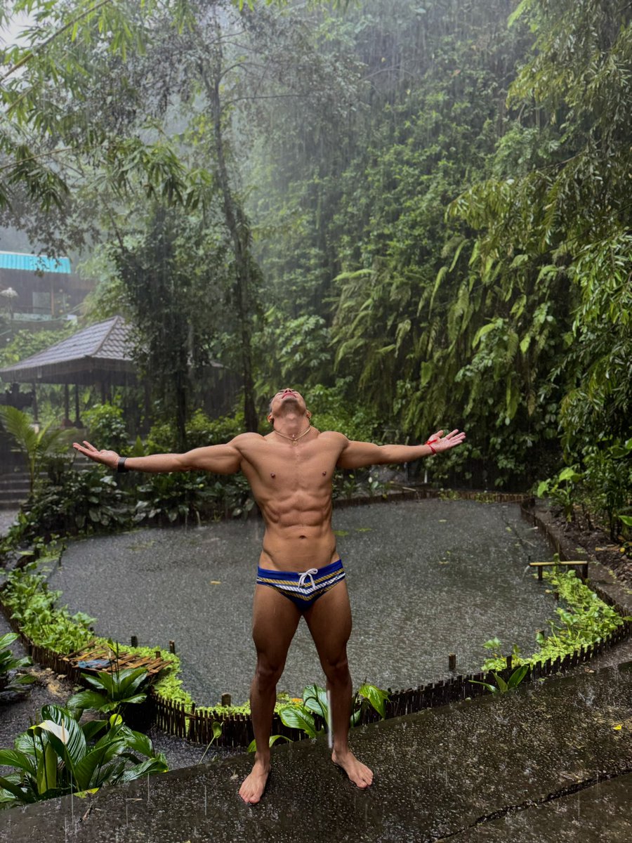 Deja que la lluvia purifique tu cuerpo y tu espíritu!🧘🏻