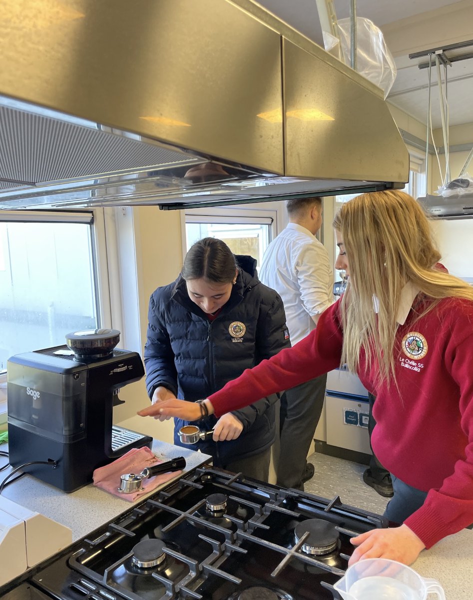 lecheileb's tweet photo. Transition Year students brewed up a storm with barista training! From espresso shots to latte art, they mastered it all while honing customer service &amp; time management skills. Who’s ready for a cuppa? ☕🎓 #BaristaInTheMaking #TYExperience #LifeSkills https://t.co/rnxhdDhTuh
