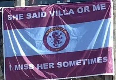 A true love story spotted in Bruges 💔