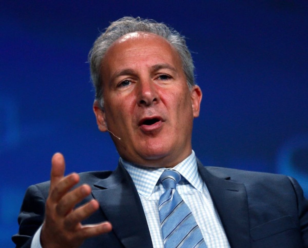 ScamTrumpCoin's tweet image. 🚨 Peter Schiff Accuses Trump of Orchestrating Massive Crypto ‘Pump and Dump’ Scheme! 🚨

Economist and financial commentator Peter Schiff has leveled serious allegations against former President Donald Trump, claiming he facilitated the largest crypto “pump and dump” scheme in…