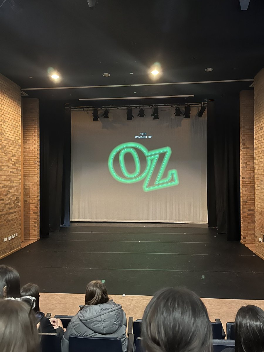 Musical Theatre Club students and Y10 GCSE Music students are really excited for their trip to Oz! <a href="/HathershawMusic/">Hathershaw Music</a> <a href="/OSFC_Info/">OSFC</a> <a href="/HathershawC/">Hathershaw College</a>