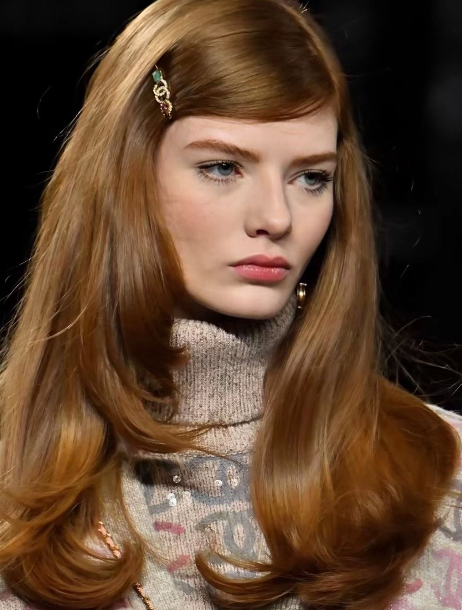 agirlunder's tweet image. 