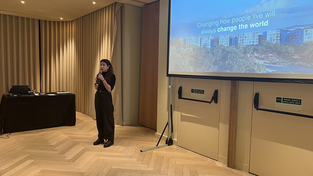 MASSLAB_PT's tweet image. [𝗠𝗔𝗦𝗦 𝗧𝗮𝗹𝗸] We were honored to be part of the conference "Reference Architecture Ateliers - Lisbon 2025"! Our MASSter Patrícia Moreira explored the public-private spaces interaction and the role of architecture in creating more connected cities. #future #hopefulcities