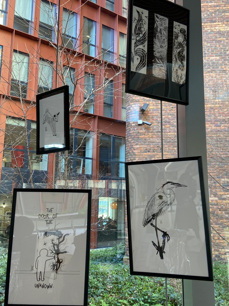 OrangeAuRA's tweet image. Orange met à l&apos;honneur 3 artistes féminines pendant une exposition 👏 
Ces jeunes femmes sont accompagnées par les Missions Locales du Rhône, dont la @FondationOrange a soutenu plusieurs projets. 
🎨 Mélissa Mekki (art abstrait) : oran.ge/4bvn4jt
✏️ Lucie Lacorrège…