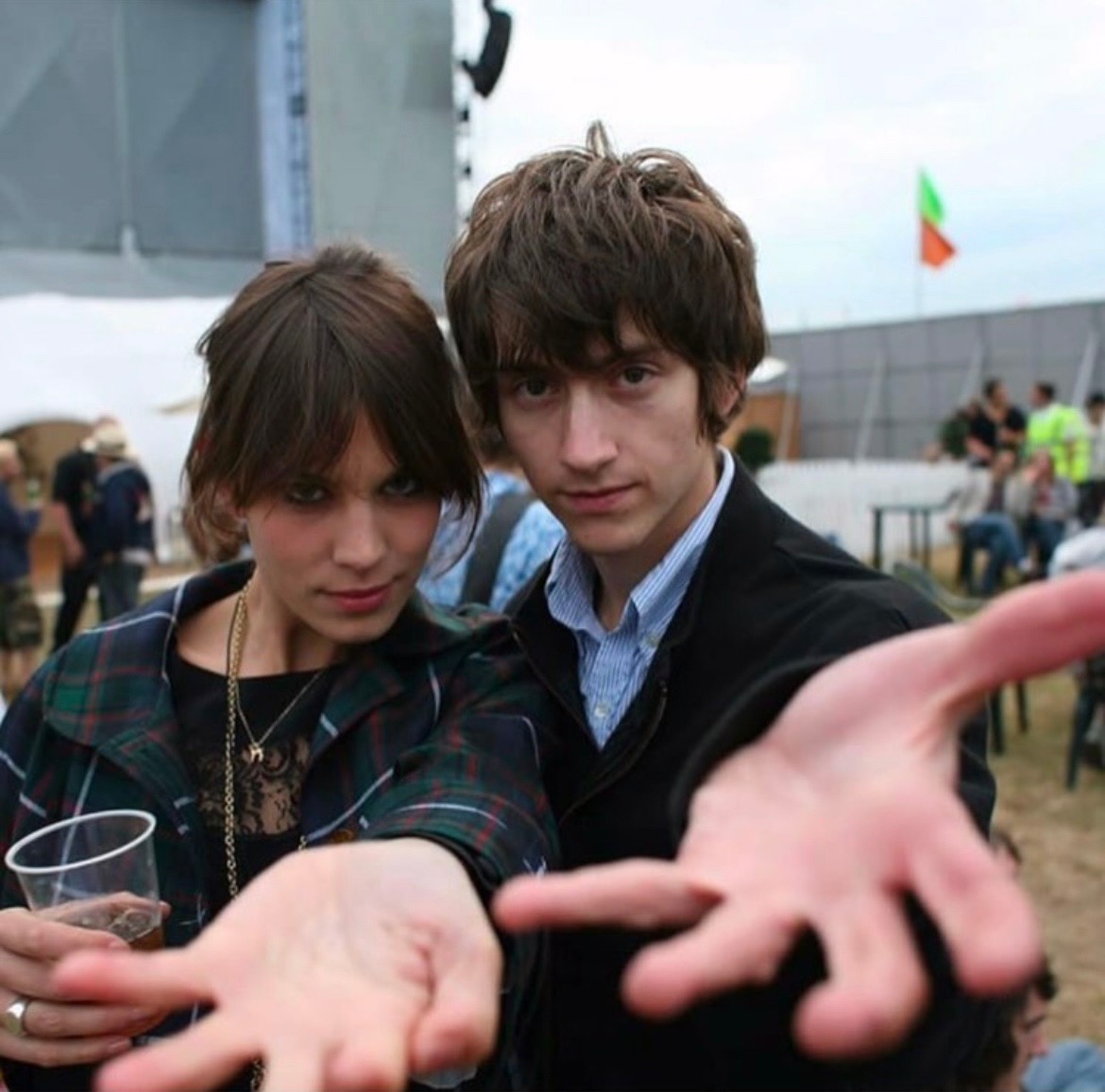 stainedglassFM's tweet photo. Alexa Chung / Alex Turner | DM https://t.co/UCM8va1UGS
