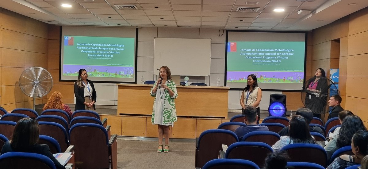 Con la presencia de la coordinadora regional Adela Bahamondes, los monitores del programa Vínculos se capacitan en los lineamientos técnicos del programa, mejorando su intervención y promoviendo un envejecimiento activo, digno y saludable. #SENAMA #Vínculos