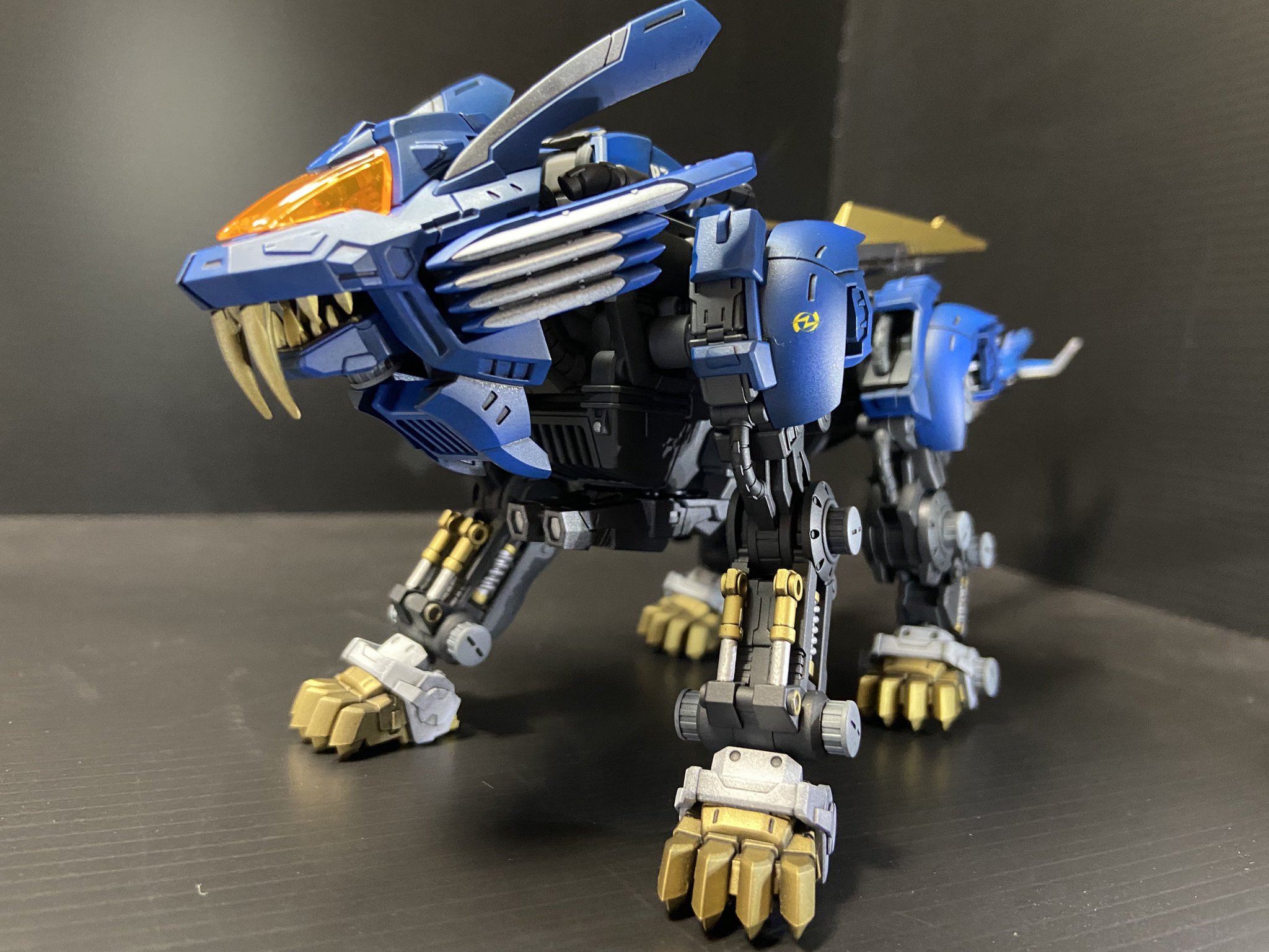 ゾイド　もどき　ムゲンライガー クリアver.電飾付パール塗装　グロス仕上げ ゾイド もどき ムゲンライガー クリアver.電飾付パール塗装