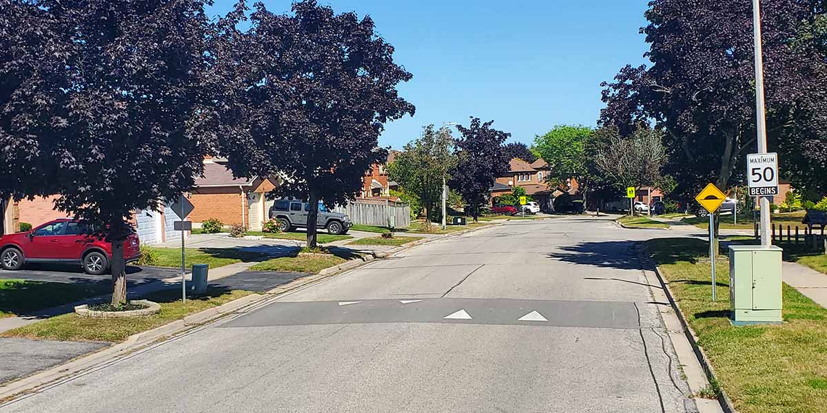 🚗 TONIGHT (Mar 4) - Join us for a virtual community engagement session to help steer a new Traffic Calming Policy to support safer neighbourhoods. 

📅6-8pm on Zoom (reg. required)

Register ➡️ connectwhitby.ca/TrafficCalming…

Can't attend? Complete a survey.