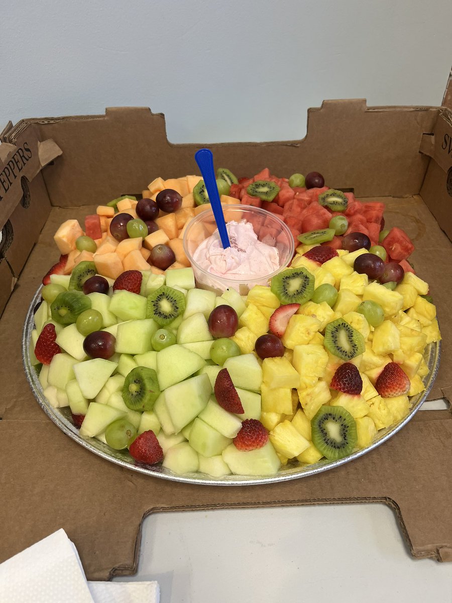 MRHS_Library's tweet photo. Thank you for the generous donations from @Santorisproduce, @chesters, @hotbagels, @dunkindonuts the goodies kept the kids fueled for a full day of reading at @MainlandRegHS in the library! @MRHS_Library https://t.co/fbdGOCsLzU
