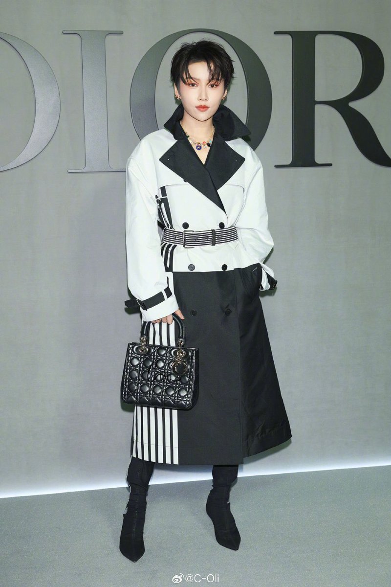 LYXTrends's tweet photo. Dior Global Ambassador XIN LIU at #DiorAW25 show. 

📸 C-Oli

XIN AT DIOR PFW25
#XINxDIORAW25 
#XINLiu #LiuYuxin https://t.co/8iiL5RJp2t