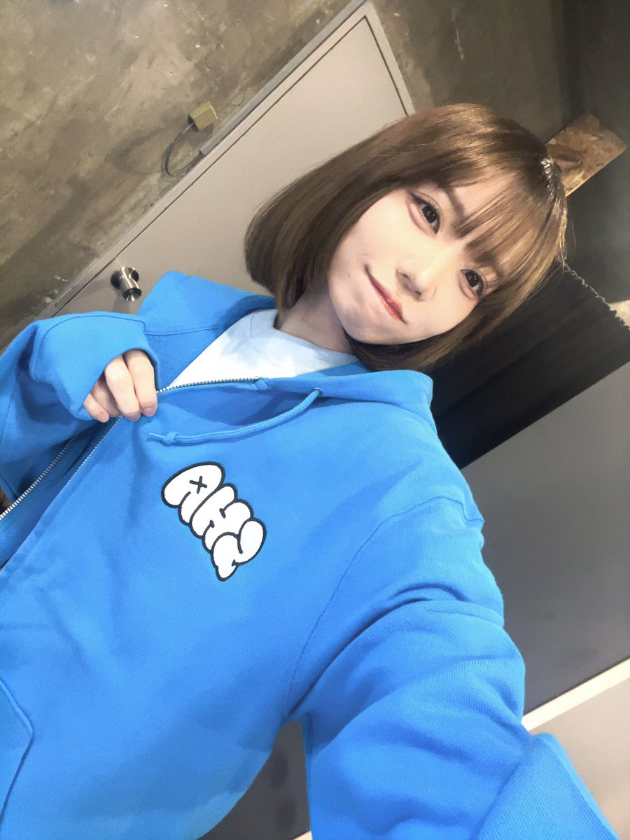 ShamotoHaruka's tweet photo. 2回目の #Riplive 生配信 ⸝꙳.⋆
❤︎ 3/6(木)19:30頃〜
※開始時間若干早まったりもするかも…!
#LIVERTINEAGE さんとのコラボ商品を実際におみせしたりしてご紹介したいなとおもっています🌟
カード機能は今回おやすみします〜 ᶻᶻᶻ
よかったら遊びにきてくださいᴗ ̫ ᴗ 🎶 https://t.co/PTL9tOfywf