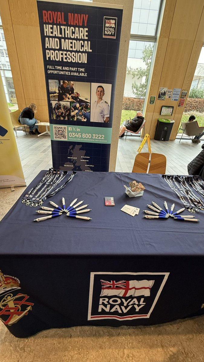 ecg1510's tweet image. Today we are in Glasgow @CaledonianNews come and chat about full or part time Nursing opportunities in @RNJobsUK @RNReserve @NHSEArmedForces @DMS_MilMed @CdreAHofman @HNNS_qarnns @QARNNS @MedicsNavy