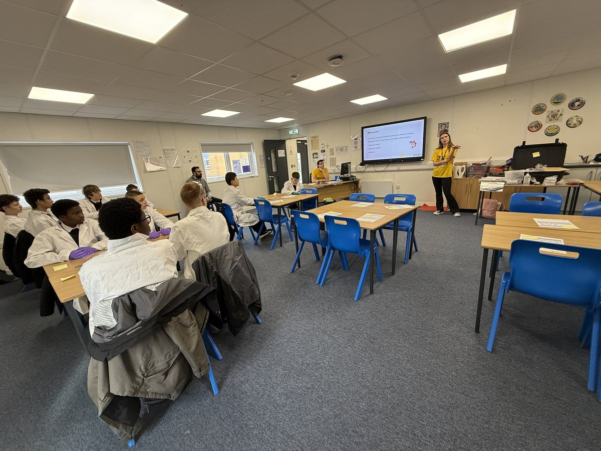 Miss Traynor tweet media